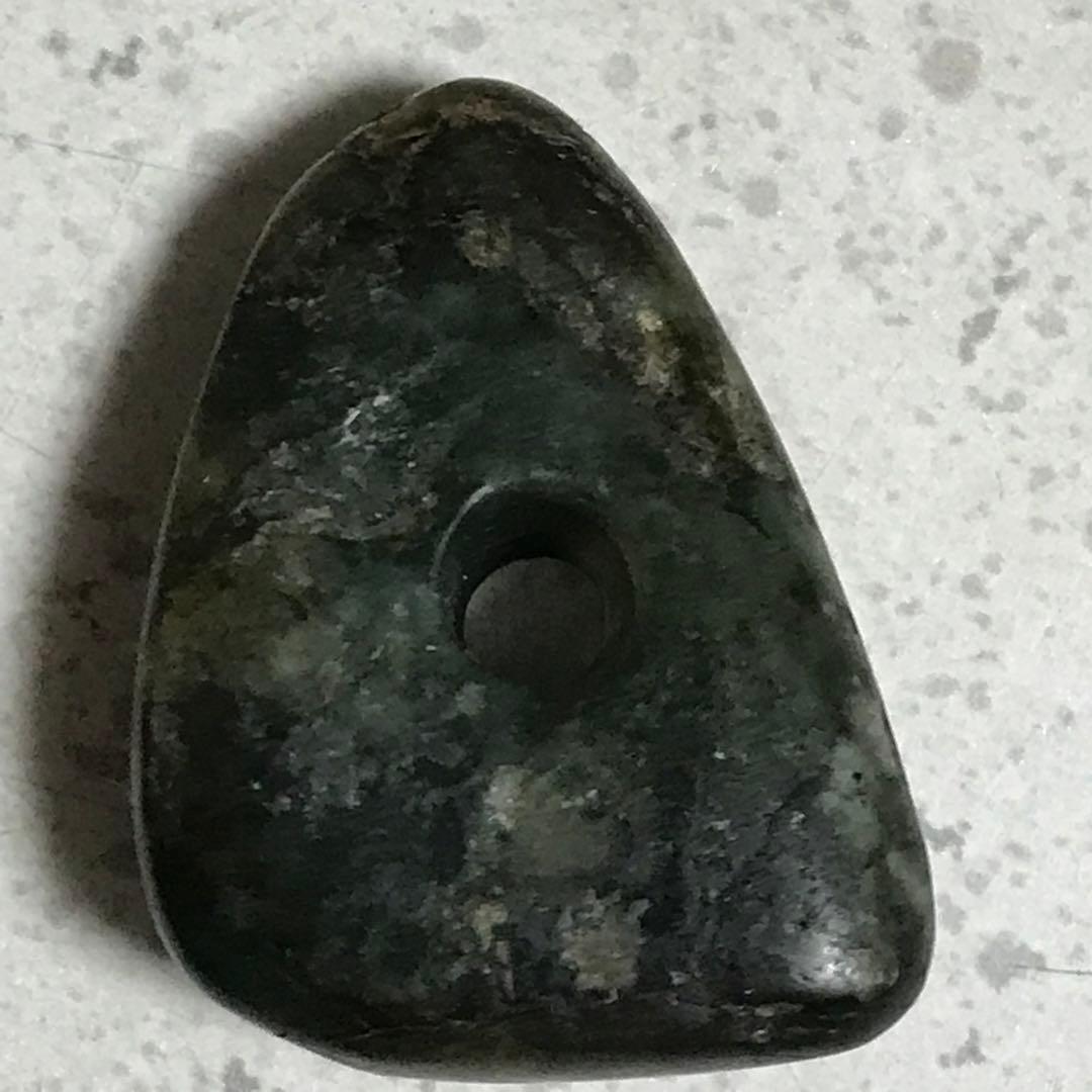 翡翠　垂れ玉　大珠　勾玉