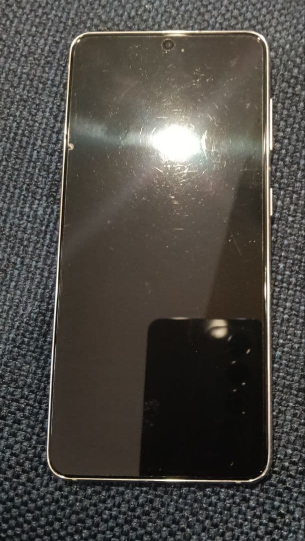 本体のみです。 状態は良好です。 通信会社を変更し、それに伴い端末も買い替えた