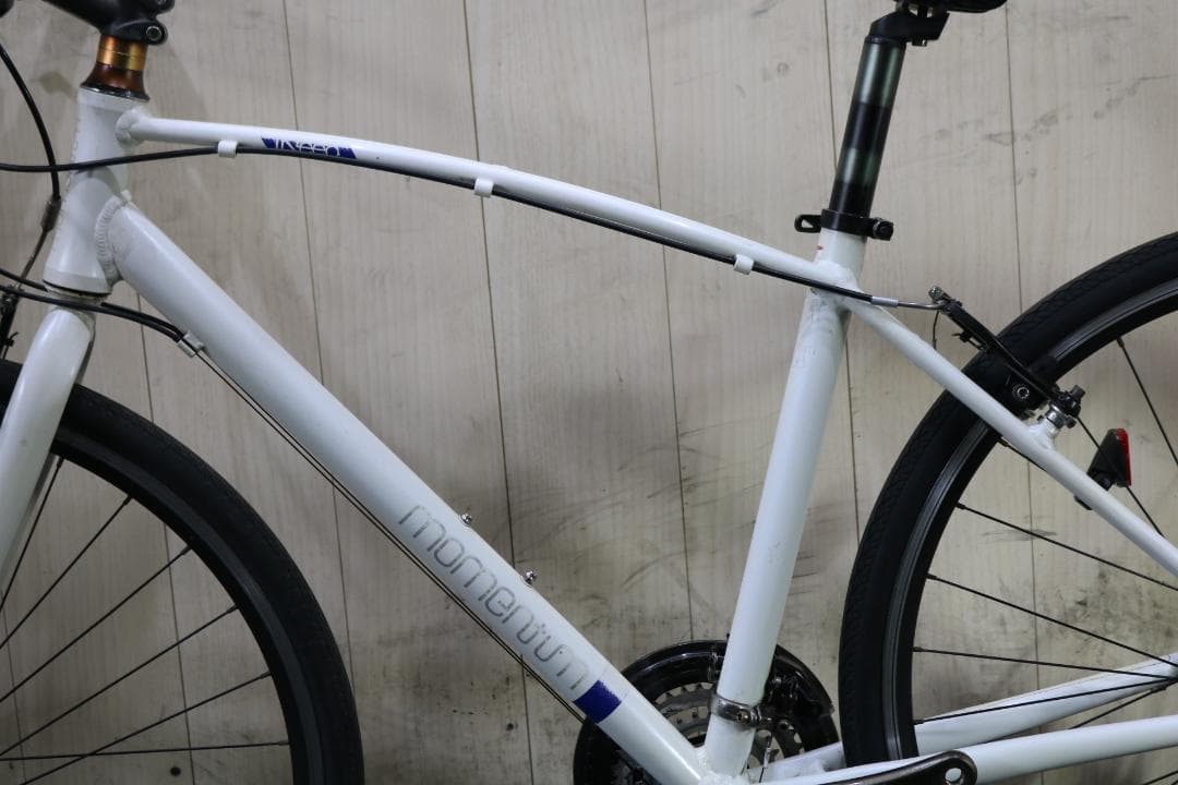 GIANT-MOMENTUM iNEED W-1 700C21速450mmクロス