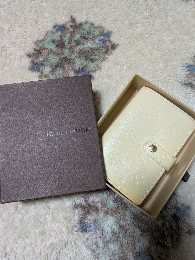LOUISVUITTON　ヴェルニ　2つ折り財布