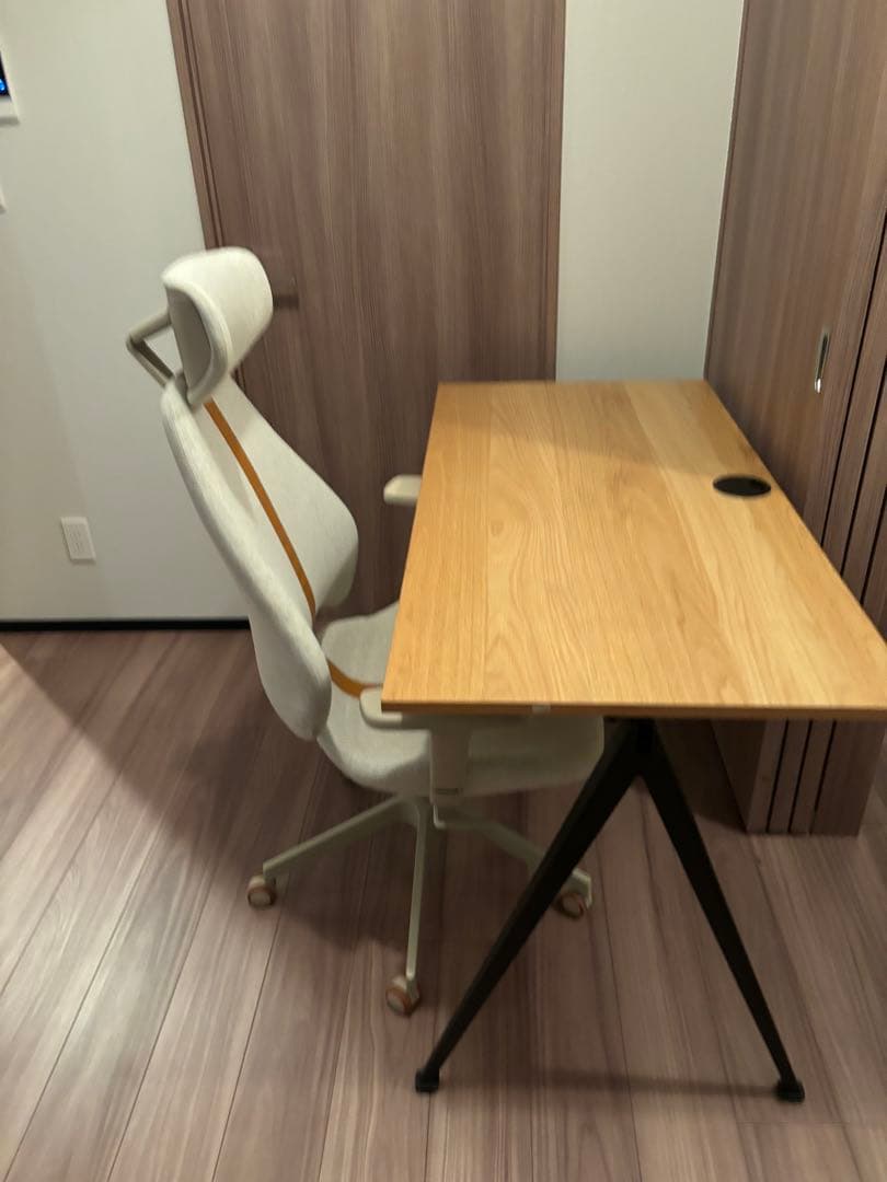 Hay デスク&IKEAチェアセット 渋谷区に引き取り可能な方