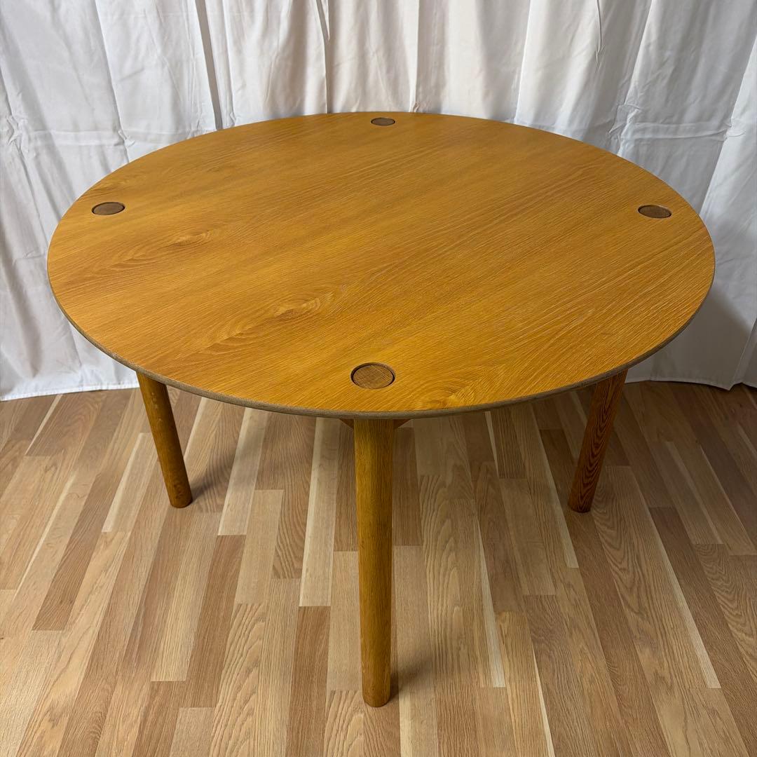 Jorgen Baekmar C44 ラウンドダイニングテーブル　FDBモブラー