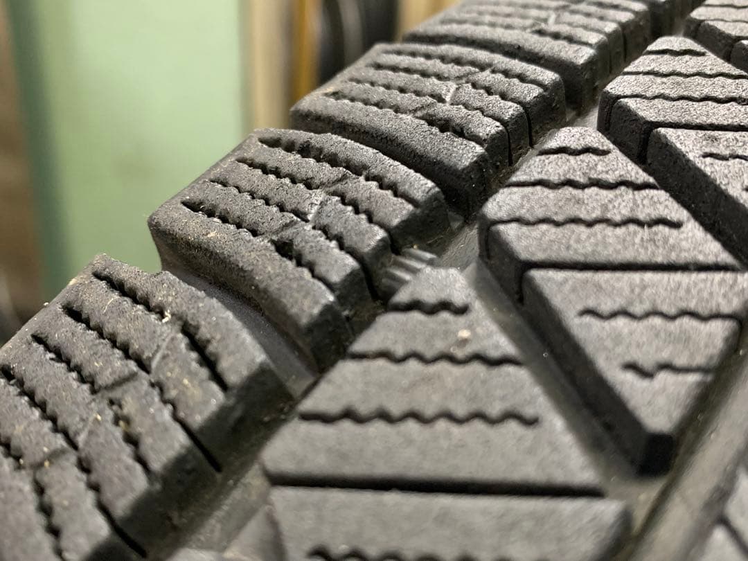 まこやんさん専用バリ山⭐︎VRX3　175/65R14 効く！ブリザック