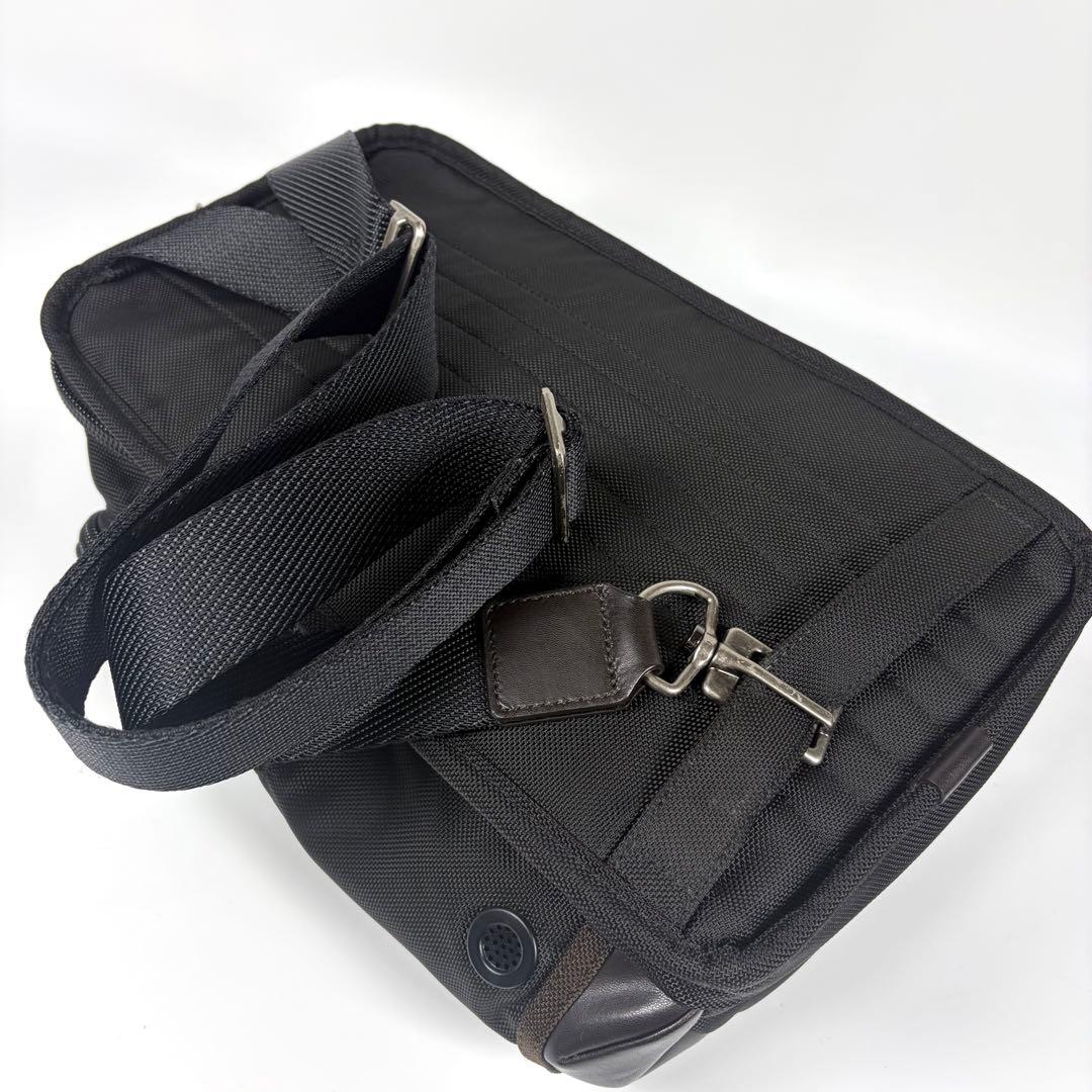 TUMI アルファ ブラボー サラトガ ボディバッグ 黒