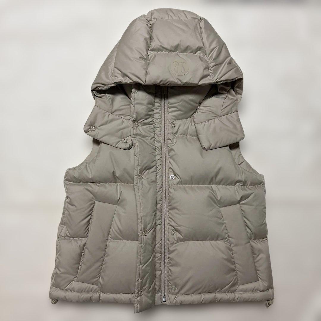 M＠12月限定セール中　美品　lululemon ダウンベスト　フード付き