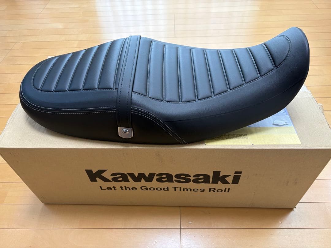 【値下げしました！】Kawasaki Z900RS純正シート 未使用品