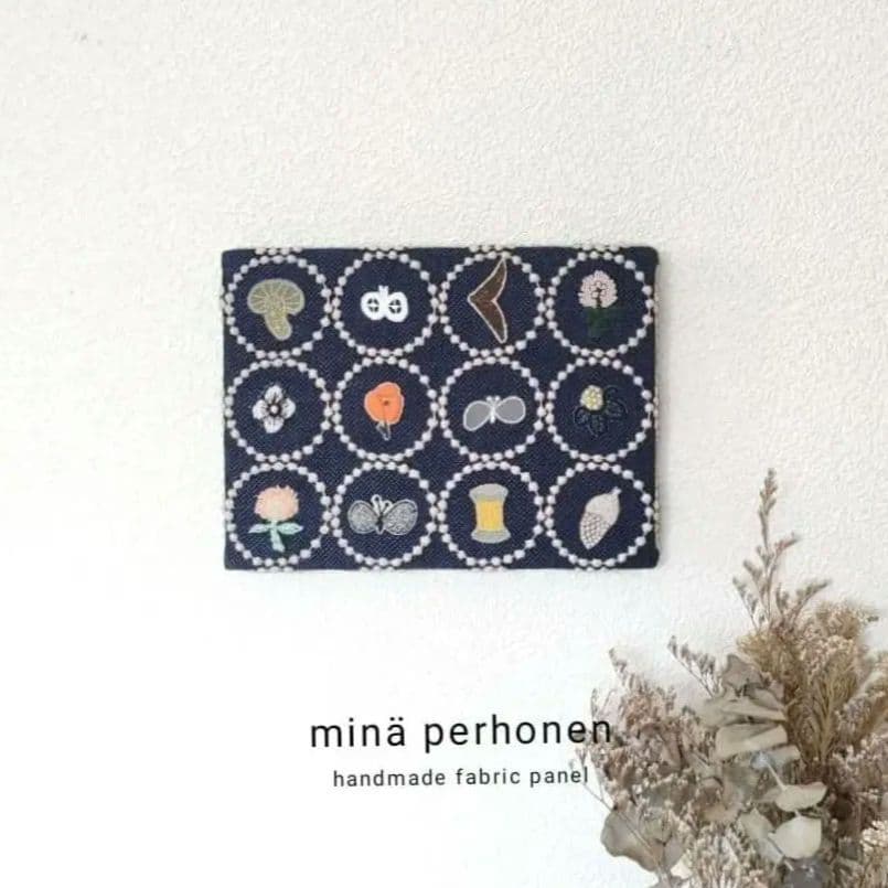 ミニ　ファブリックパネル　ミナペルホネン　インテリア　チョウチョ　タンバリン