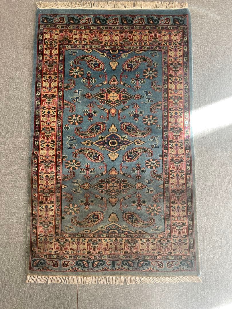 パキスタン手織り絨毯　 ウール　アクセントラグ 　size:132×81cm