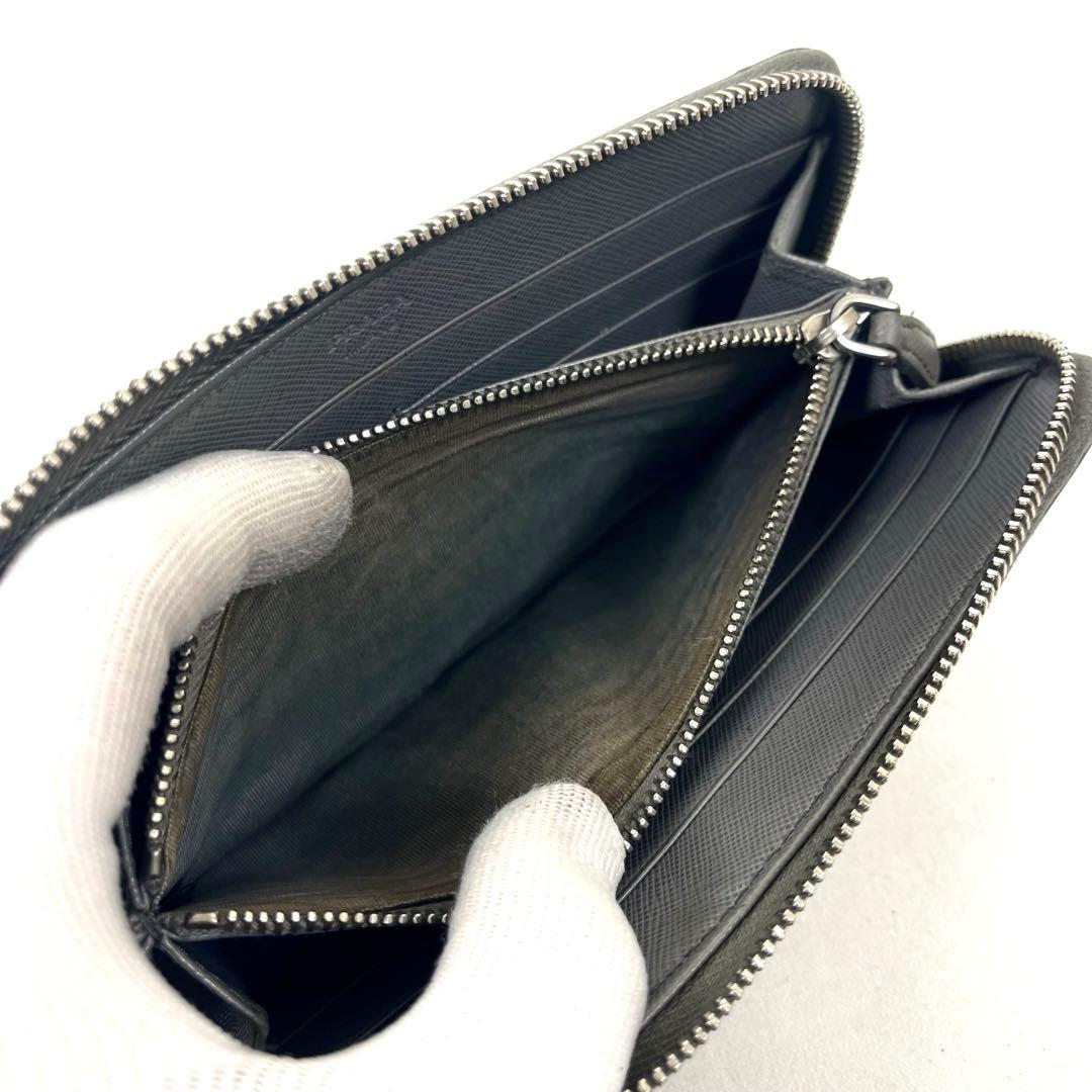 プラダ　長財布　三角ロゴプレート　サフィアーノレザー　ラウンドファスナー　グレー