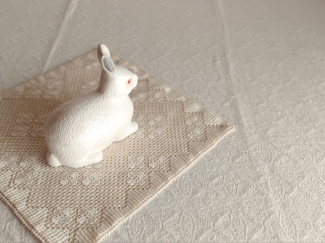 【たぁこ*さま】vintage pot ୨୧ * 白ウサギさんの テリーヌポット