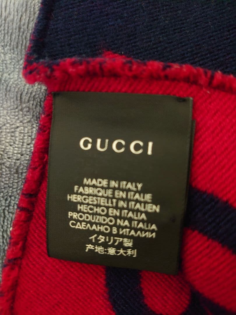 雪さま。GUCCI GGロゴマフラー