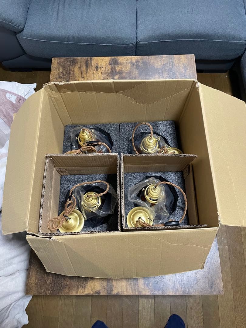 ステンドグラス風ペンダントライト　4個セット