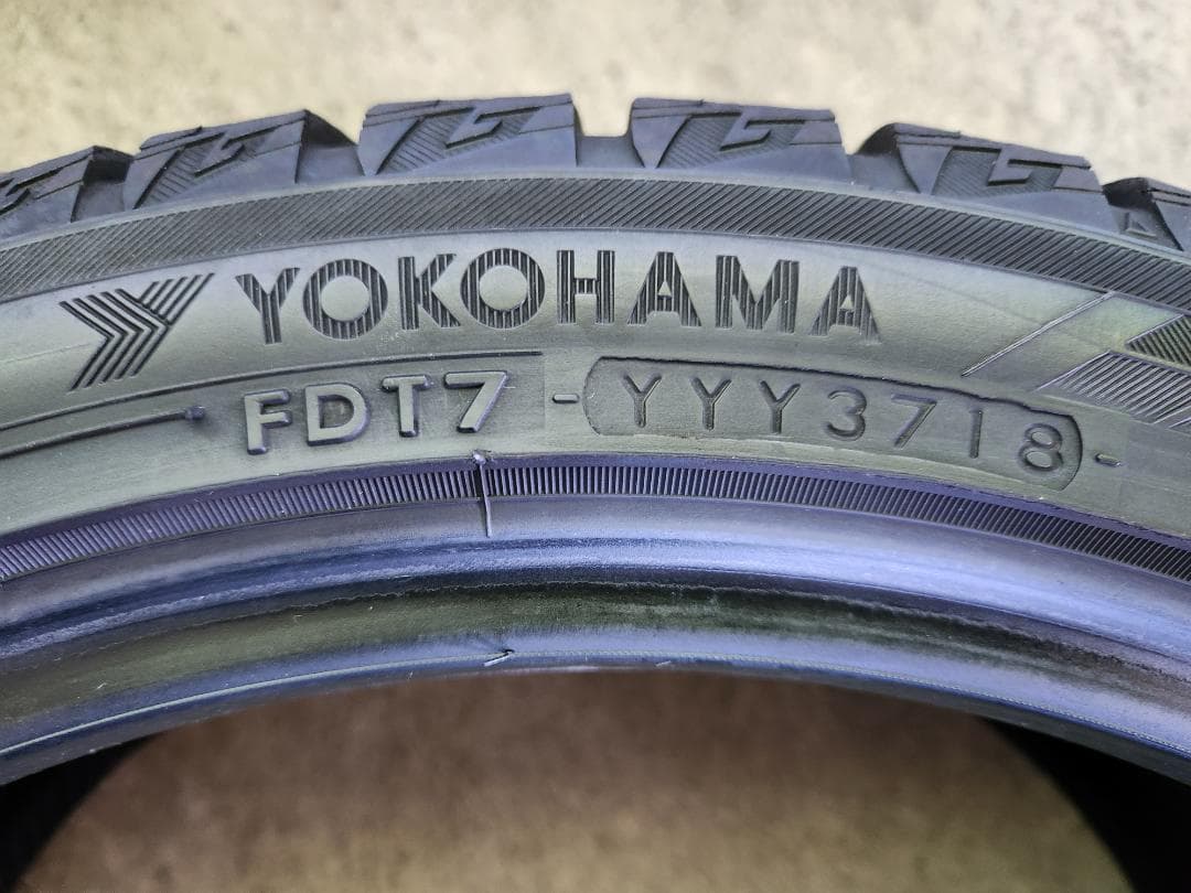 送料込☆ヨコハマスタッドレスタイヤ 225/40R18日本製☆4本