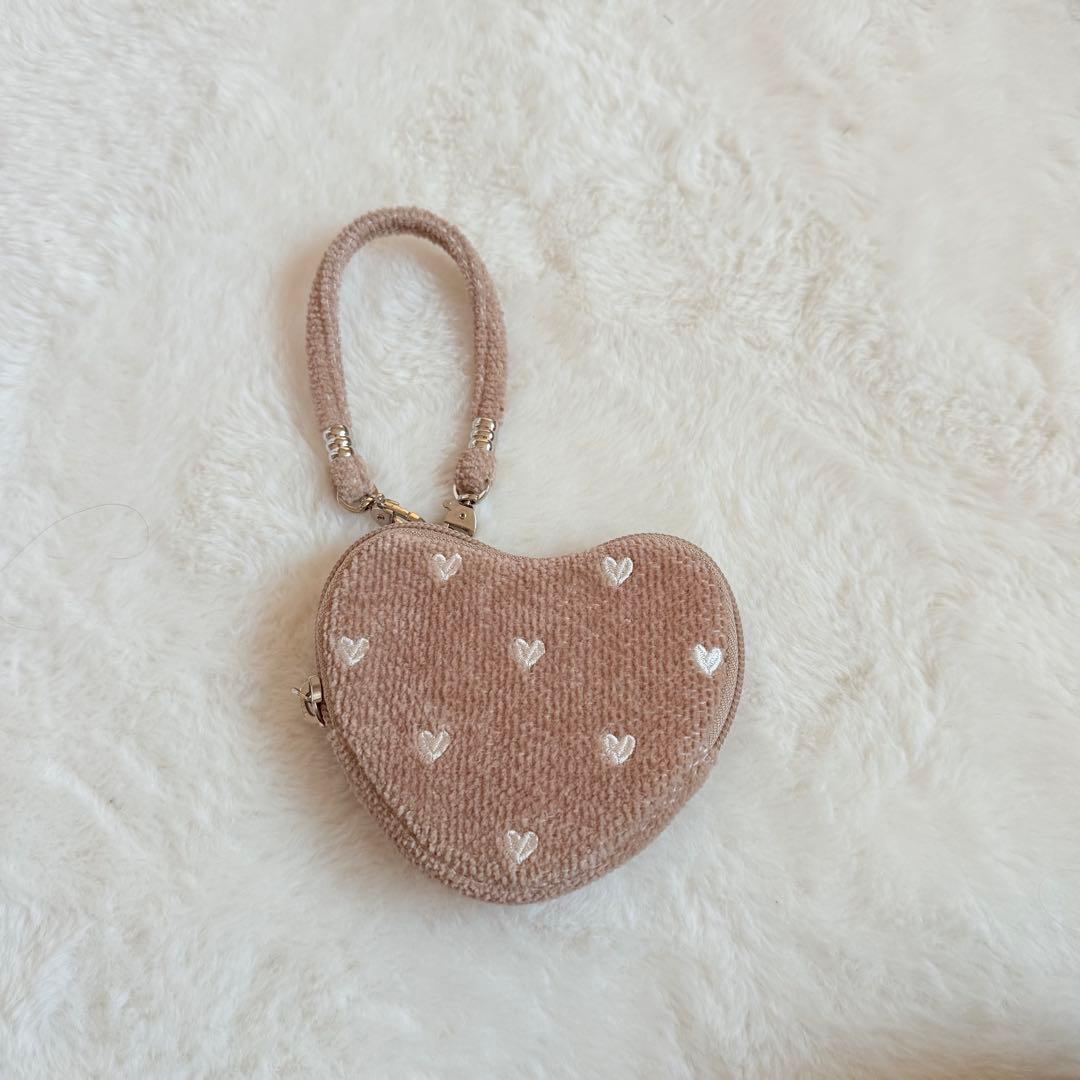 ラブラリーバイフェイラー　ハート型ポーチ　ベージュ