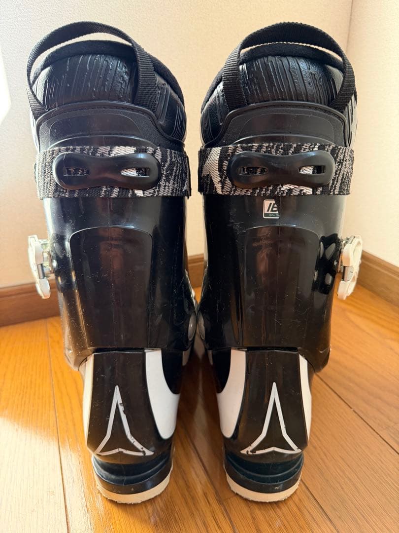 ATOMIC スキーブーツ LIVE FIT 70