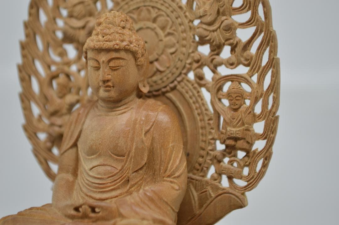 1点限定特価　白檀　座弥陀　八角1.5寸　飛天光背　高級品　天台宗/浄土宗/時宗