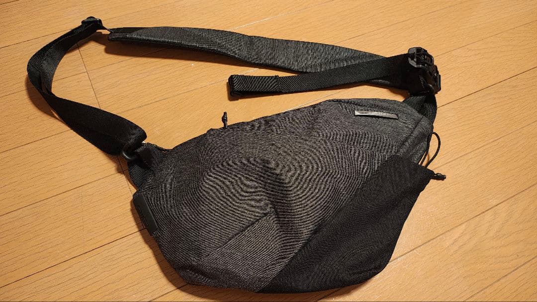 NIID FINO V Grey Matrix/左肩掛け