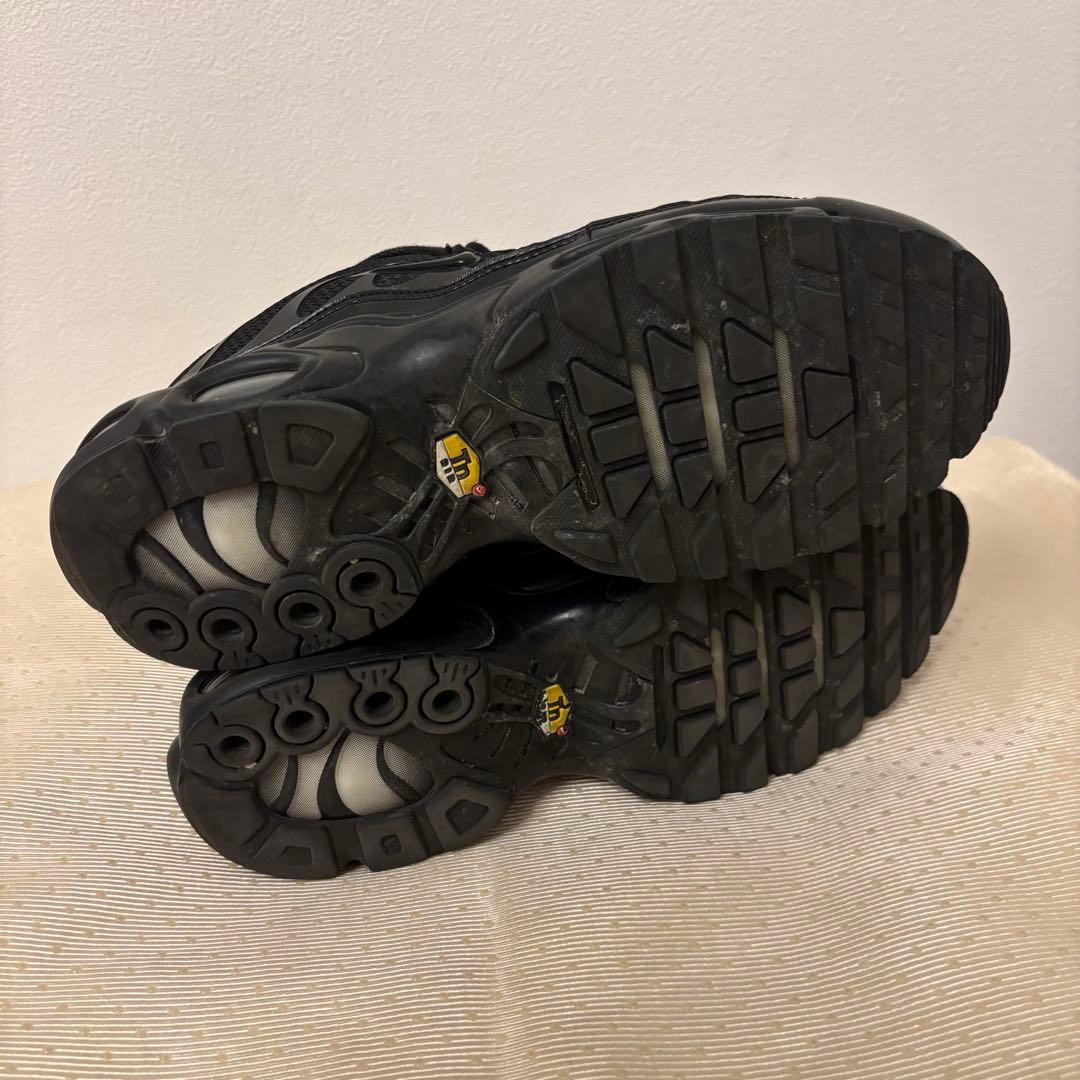 美品☆ナイキ エアマックス プラス トリプルブラック スニーカー26cm