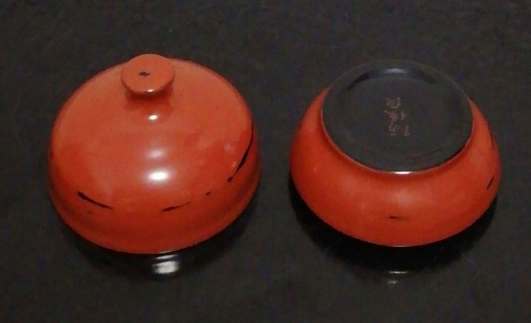 磯矢阿伎良作　朱塗　根来　香合　共箱　略歴付　茶道具