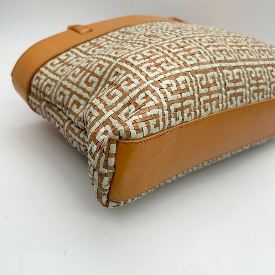 良品　ジバンシー　トートバッグ　ハンド　カゴ　ロゴ　A4◎　肩掛け◎