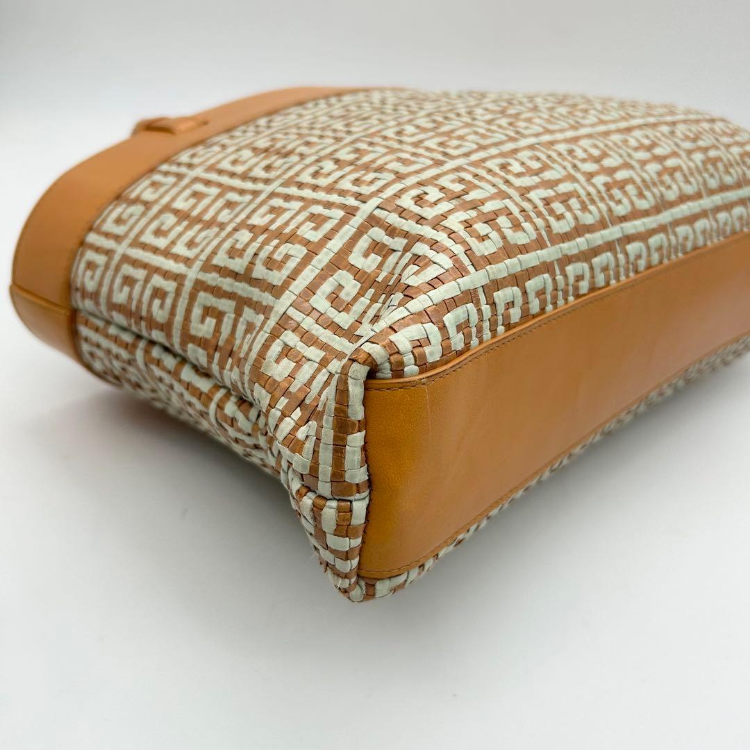 良品　ジバンシー　トートバッグ　ハンド　カゴ　ロゴ　A4◎　肩掛け◎