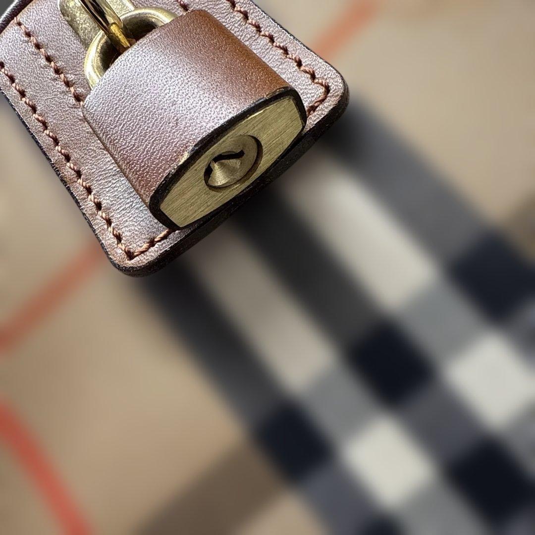 ぴ*き様 美品　Burberry チェック柄 ボストンバッグ