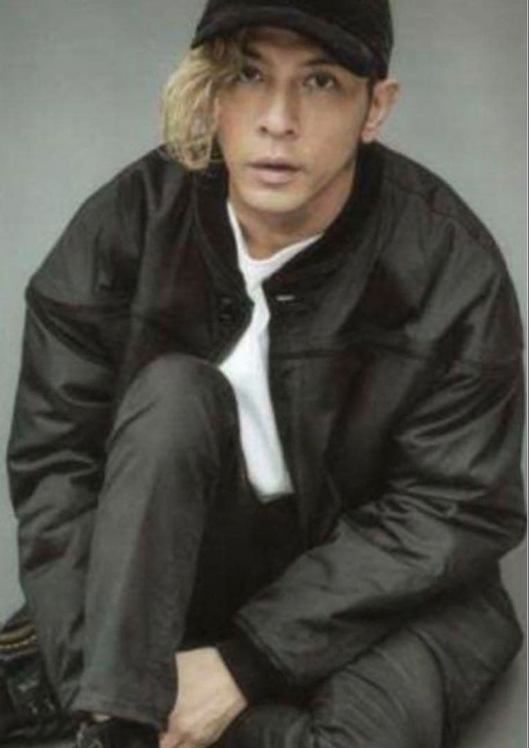 ひ*ろ様 カップショルダージャケット　ダービージャケット　L ブラック　ゴールド