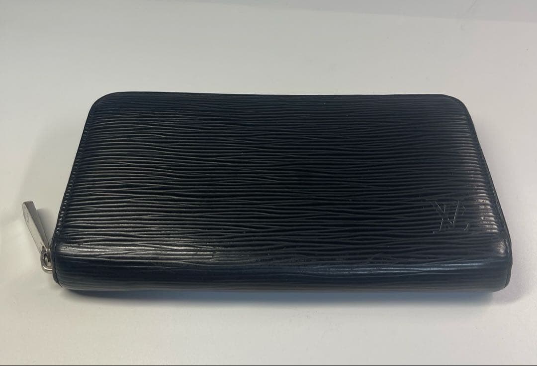 LOUIS VUITTON (ルイヴィトン)エピ長財布