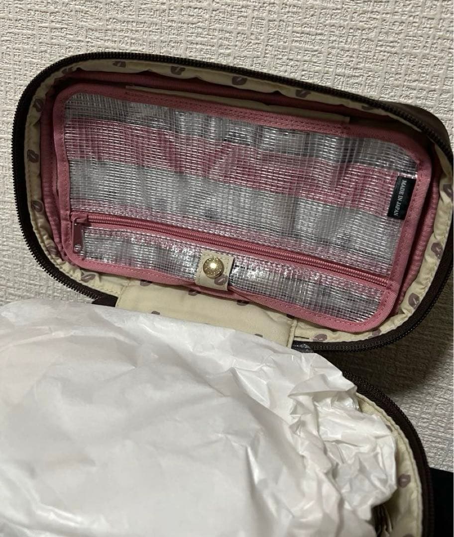 【新品未使用タグ付】アルティザン＆アーティスト　あやんぬコラボ　バニティポーチ