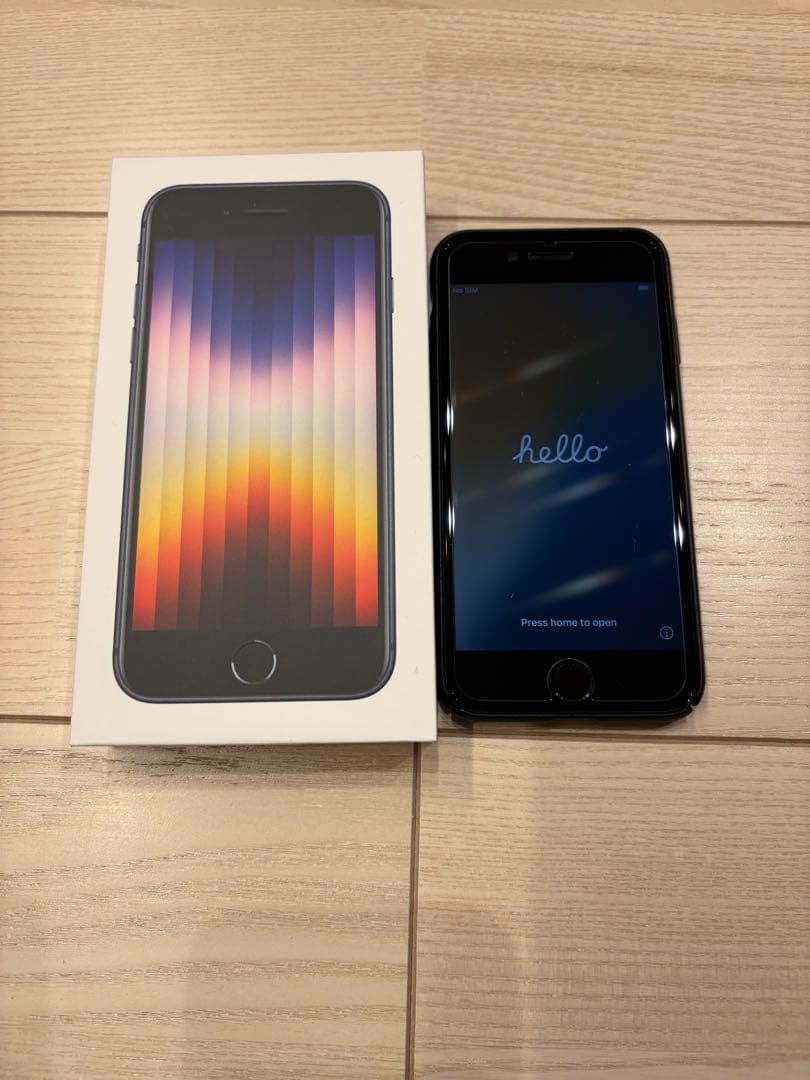 iPhone SE 3 ブラック(新品純正ケーブル・ケース・フィルム付)