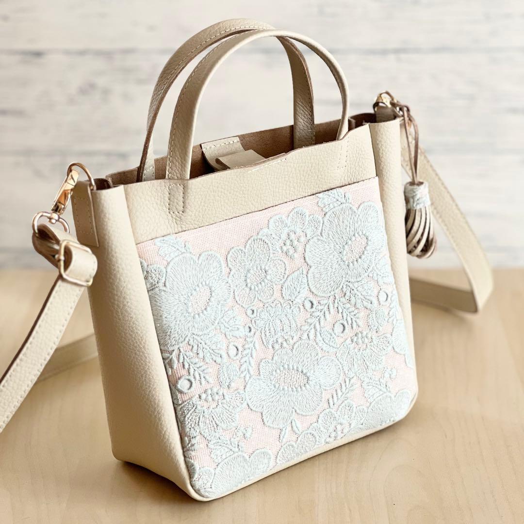 トート型本革ショルダーバッグ　smile flower RB602-051