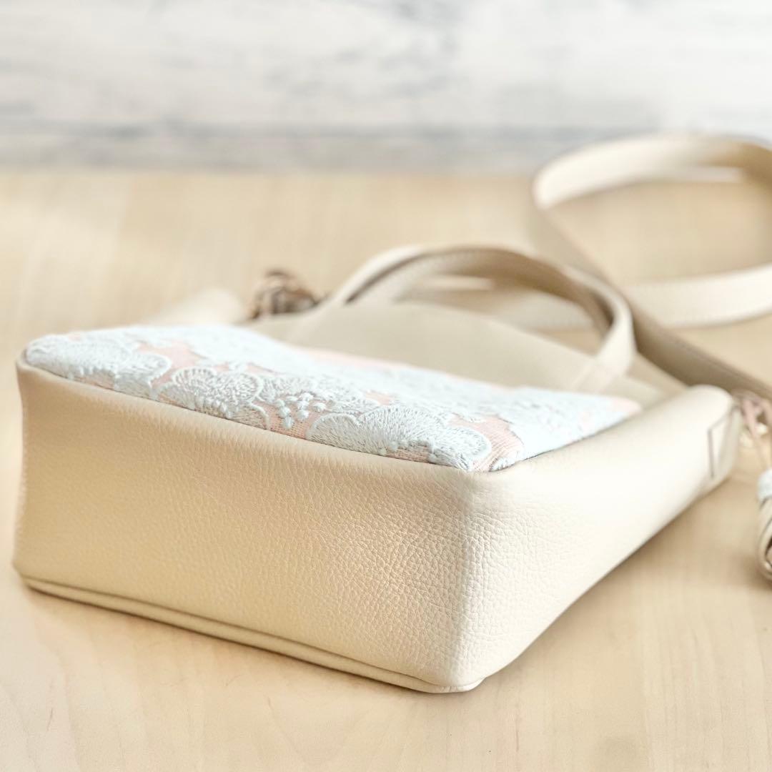 トート型本革ショルダーバッグ　smile flower RB602-051