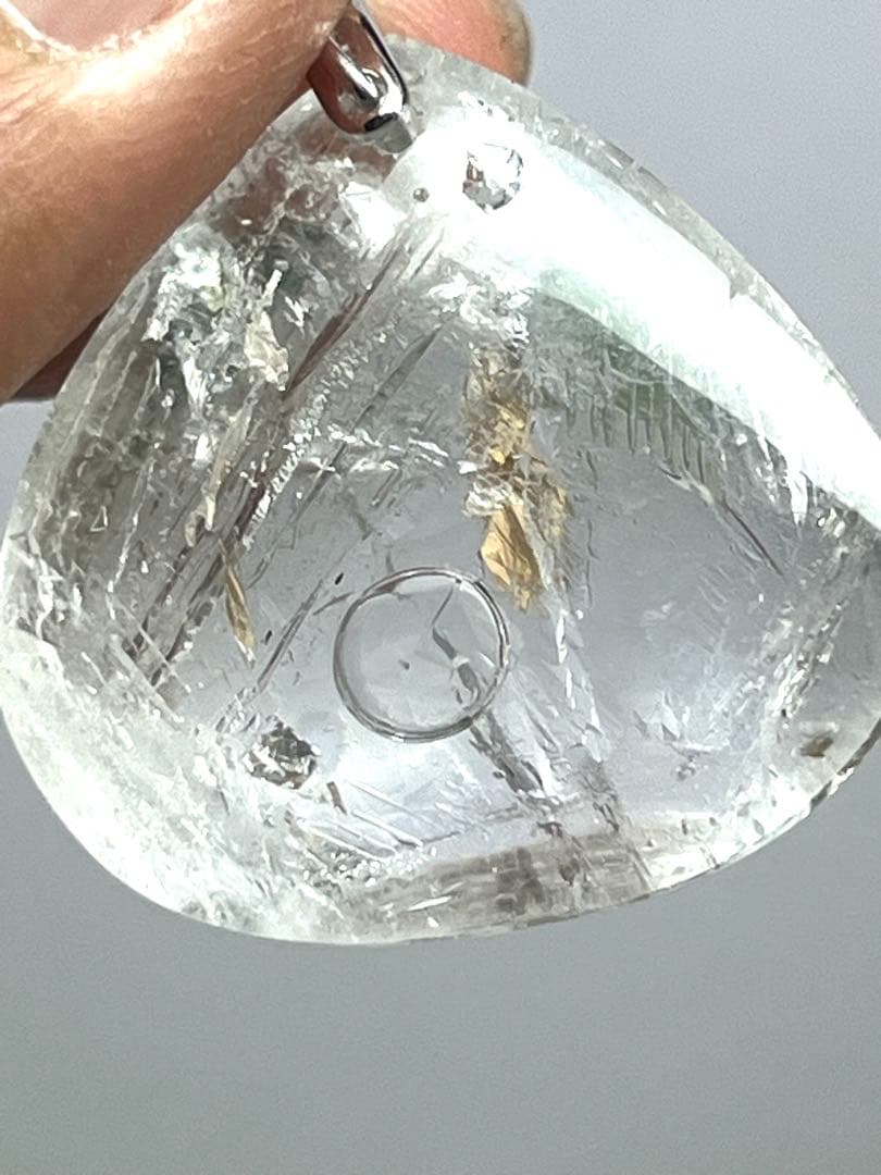 天然石　水入り水晶　ペンダントトップ　指紋入り　大きな気泡⭐️1872