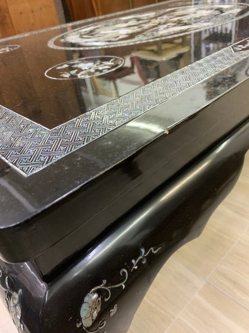 螺鈿細工　韓国伝統工芸　大型座卓 ドラゴン彫刻　年代物　骨董品