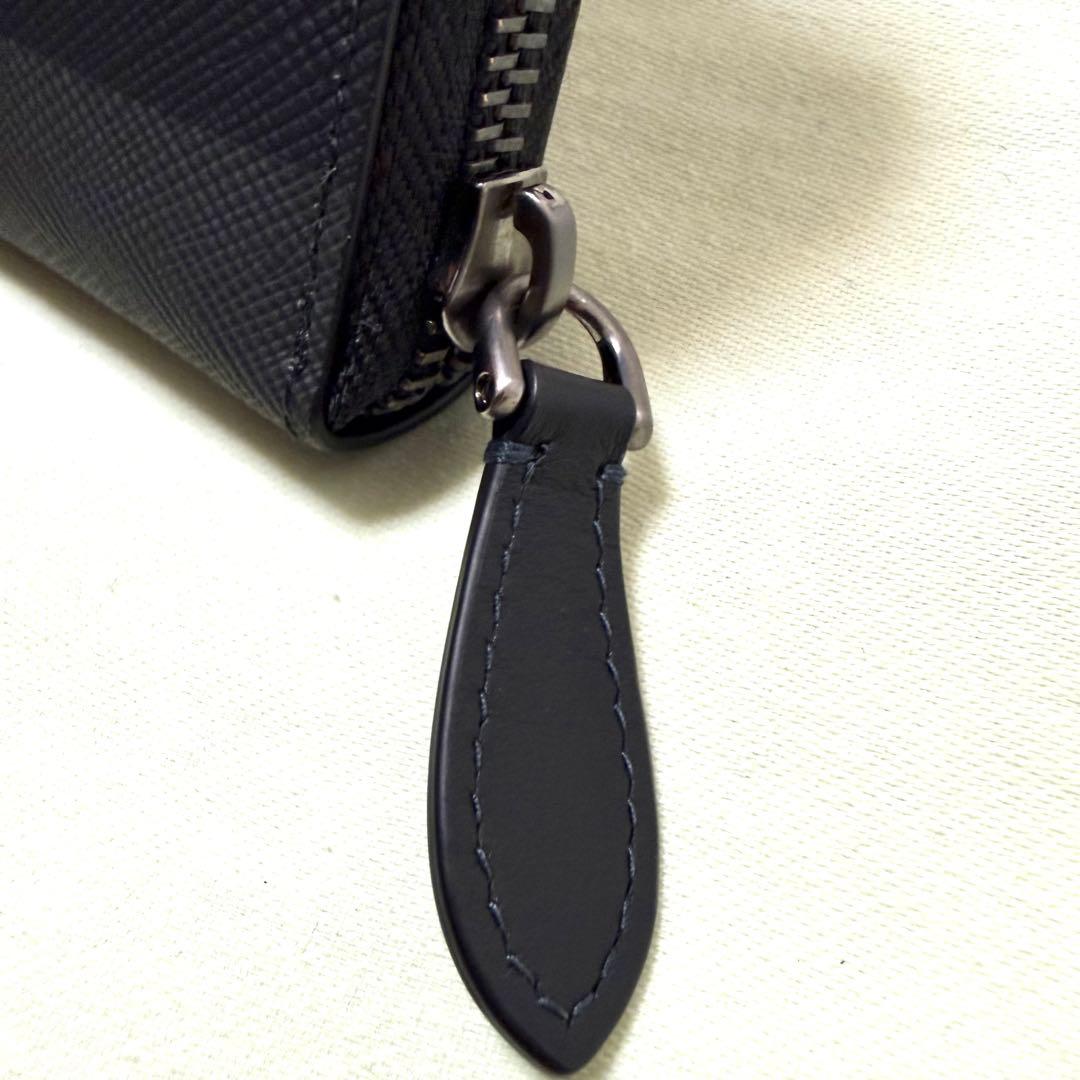 未使用品　バーバリー　ノバチェック　長財布　ラウンドジップ　ブラック