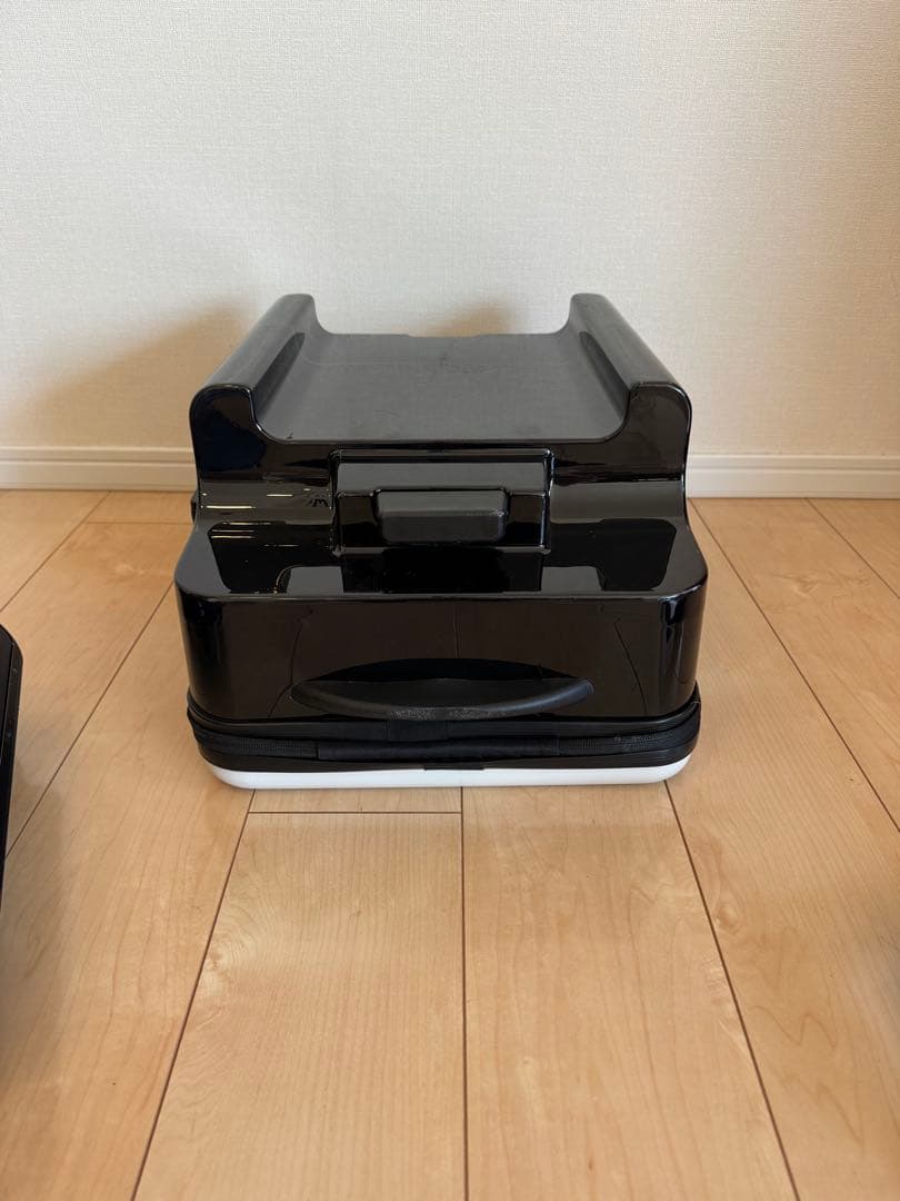 スーツケース　子供が乗れるキャリーケース クッション付 ホワイト