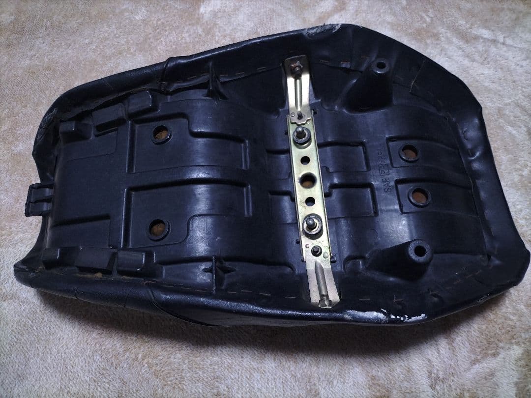 インパルス GSX400 GK79A 後期 タックロールシート 黒