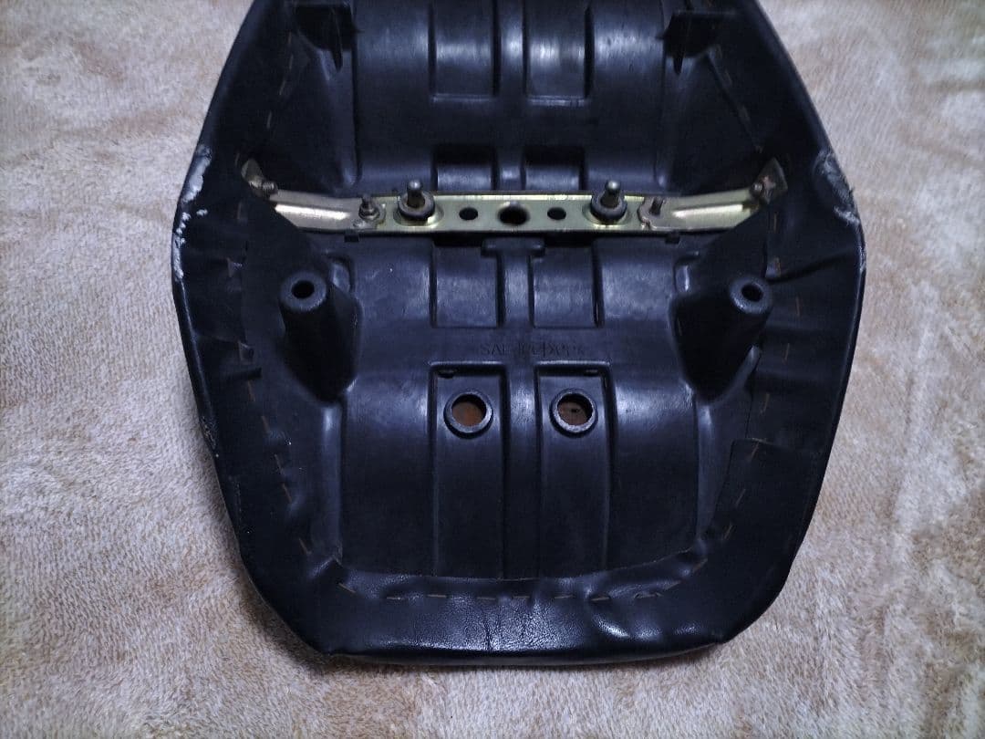 インパルス GSX400 GK79A 後期 タックロールシート 黒