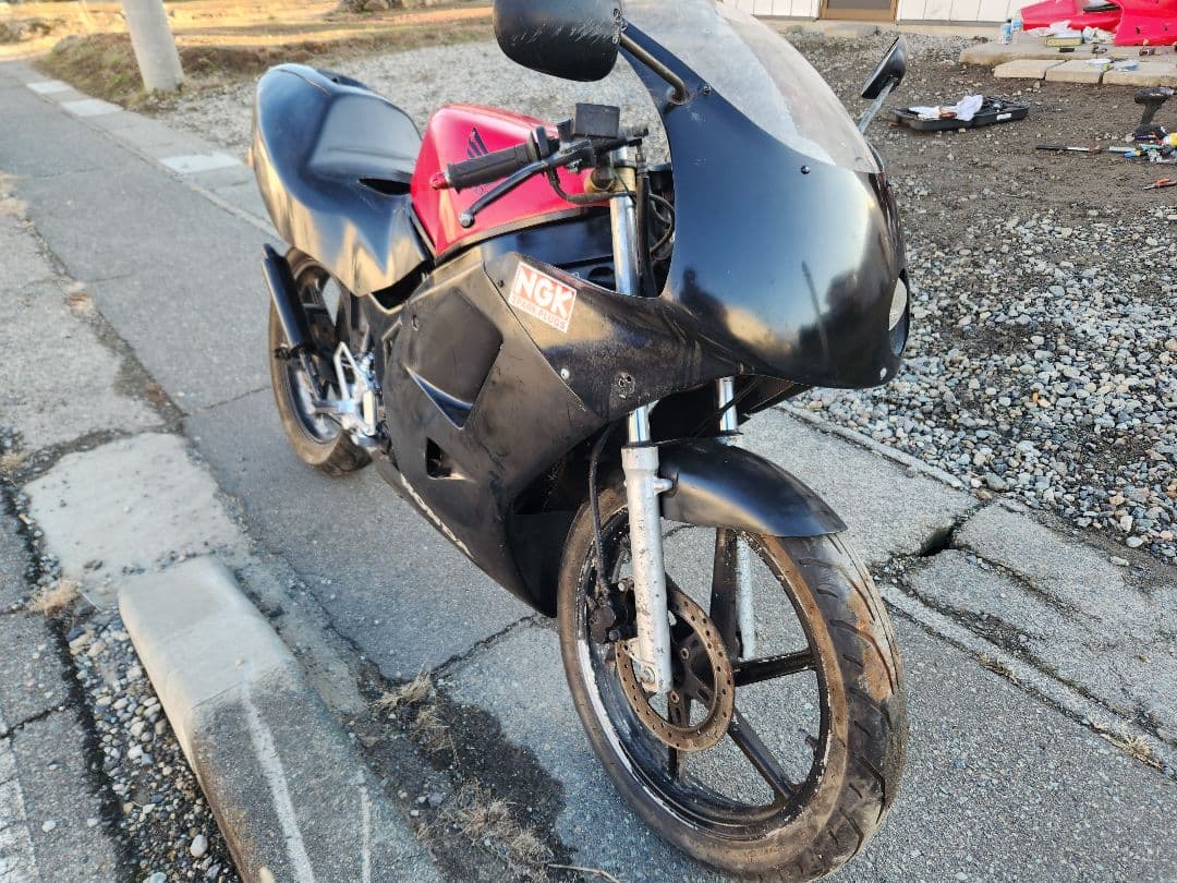 値下げしました　HOND NS1耐久カウル当時物？　割れ無し