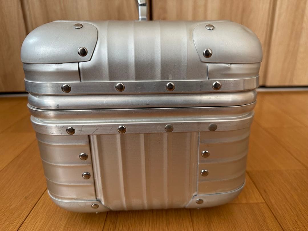 【RIMOWA ヴァニティケース／ビューティーケース】廃盤品 アルミニウムケース