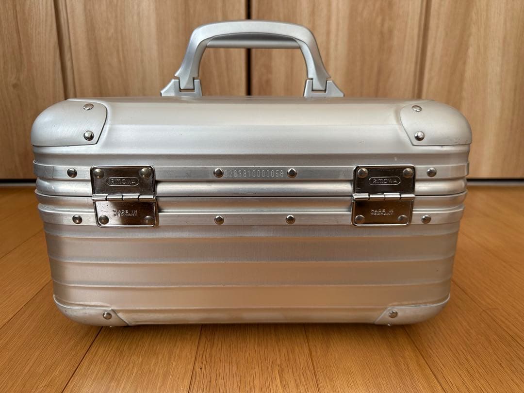 【RIMOWA ヴァニティケース／ビューティーケース】廃盤品 アルミニウムケース
