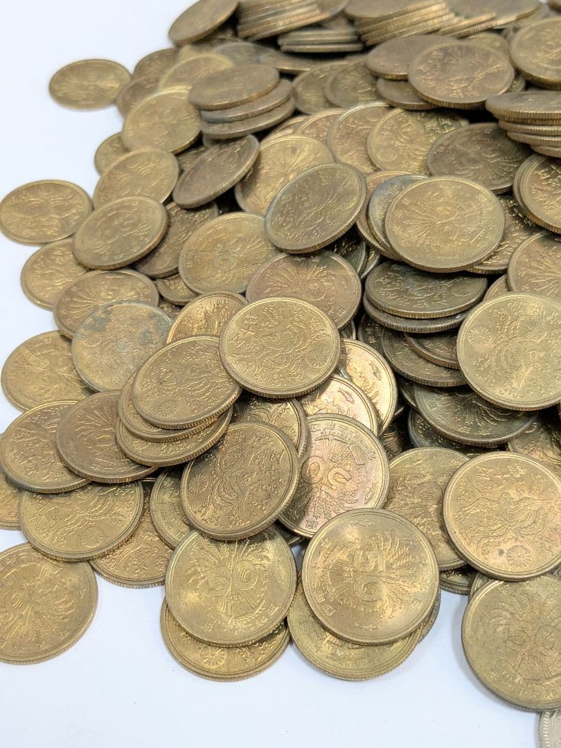 【古銭・旧貨幣・大量】大型50銭黄銅貨・鳳凰50銭銀貨 800枚以上 約3.9㎏