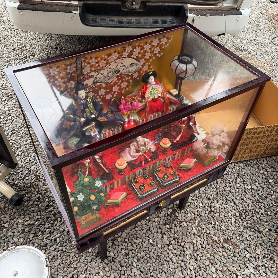雛人形　雛壇　完成品　ガラスケース入り　オルゴール付き
