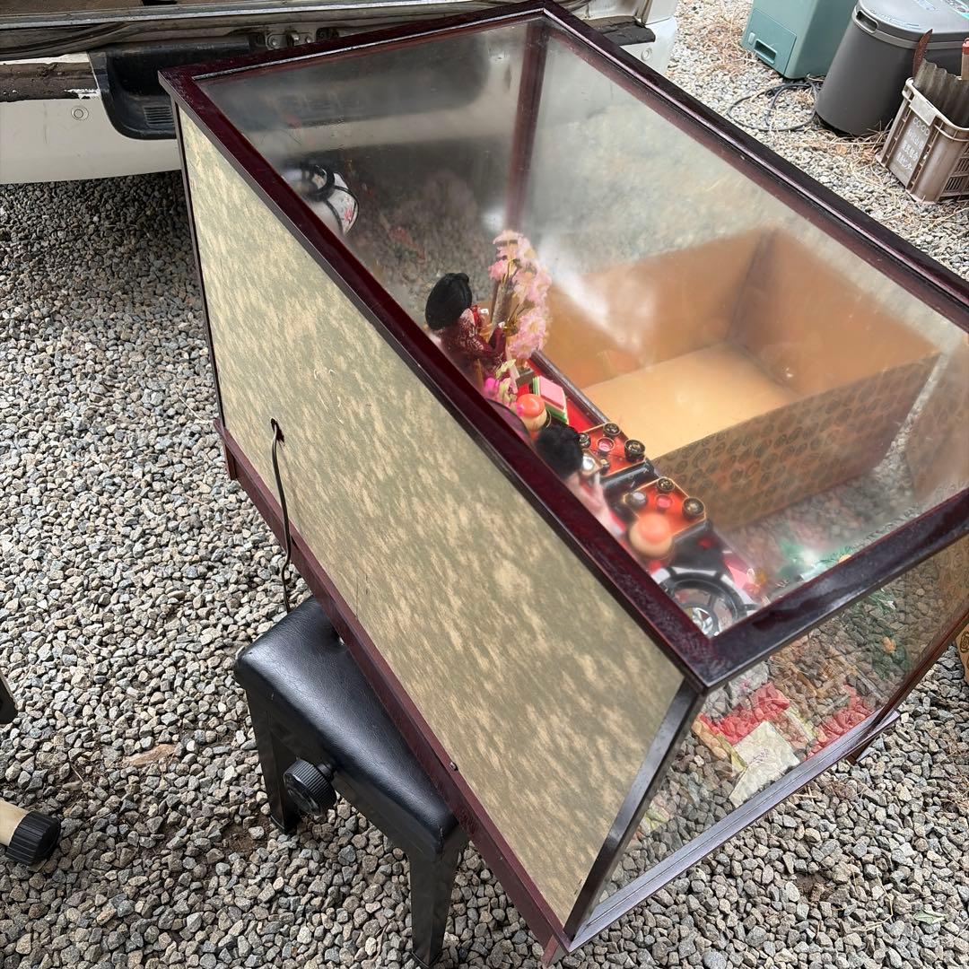 雛人形　雛壇　完成品　ガラスケース入り　オルゴール付き