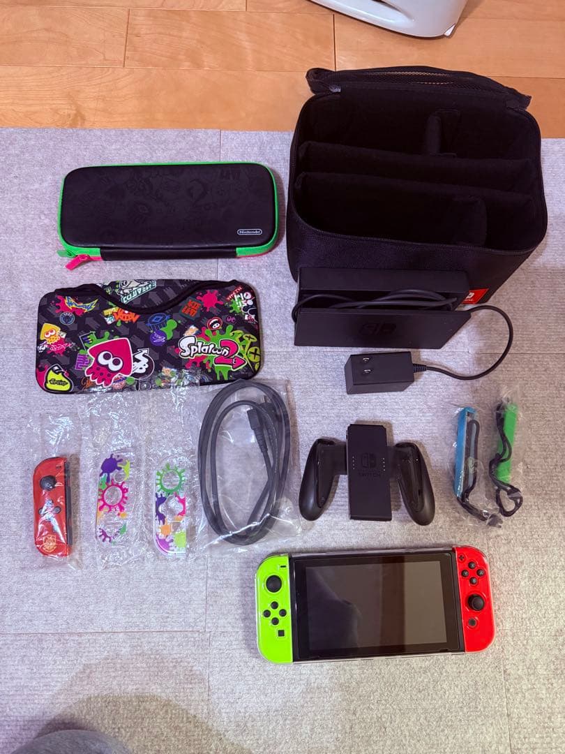 Nintendo Switch 本体　HORI丸ごと収納ケースなどおまけ多数
