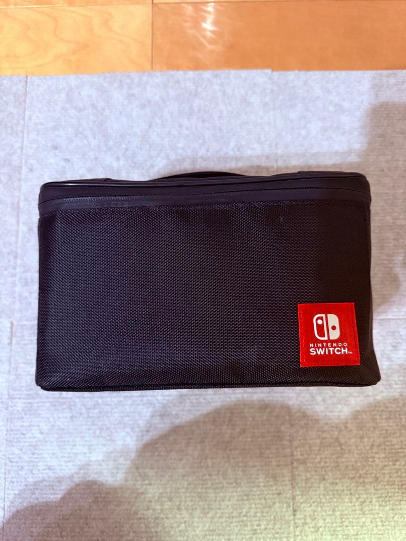Nintendo Switch 本体　HORI丸ごと収納ケースなどおまけ多数