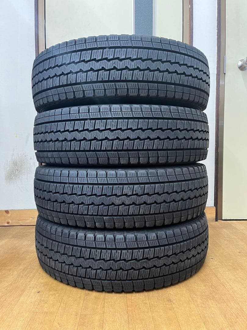 2021年製 ダンロップ 中古冬タイヤ 195/80R15 LT 4本セット