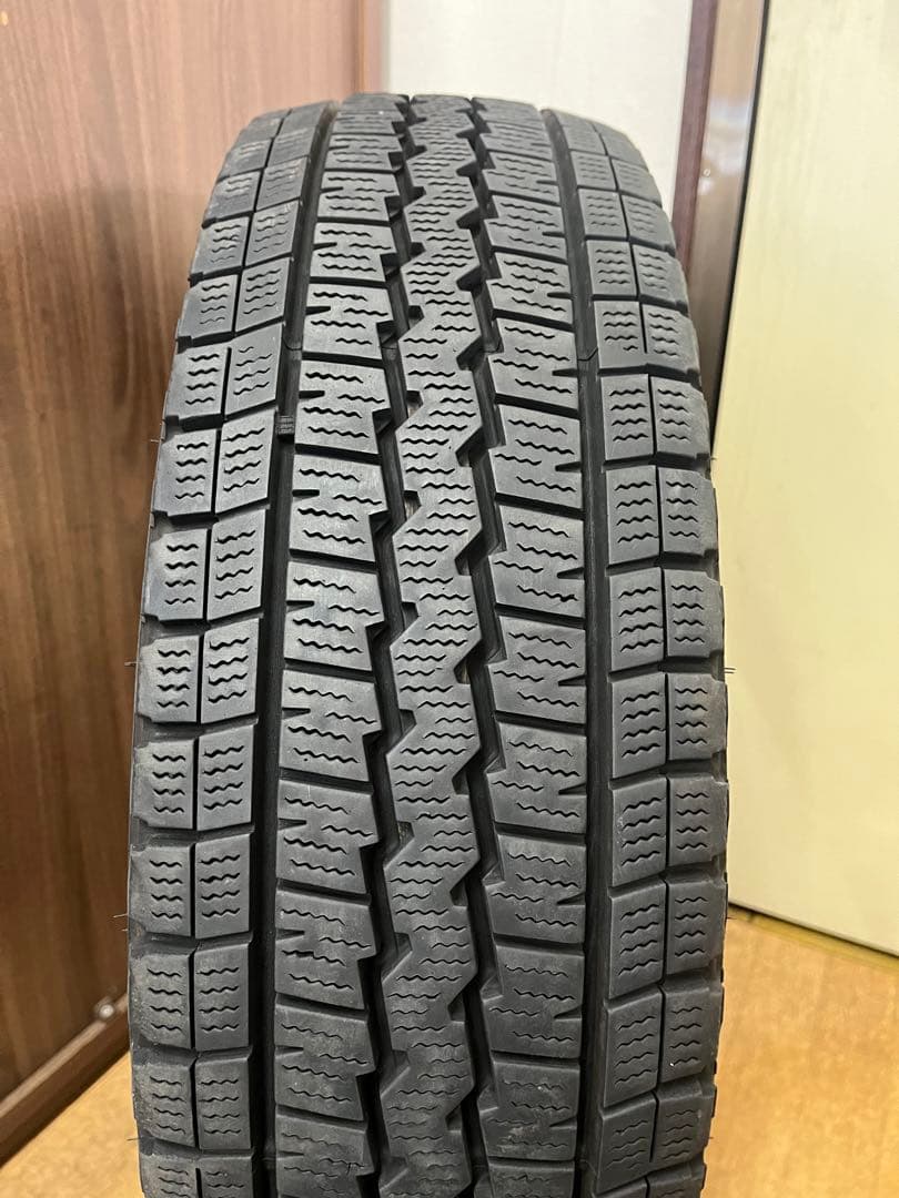 2021年製 ダンロップ 中古冬タイヤ 195/80R15 LT 4本セット