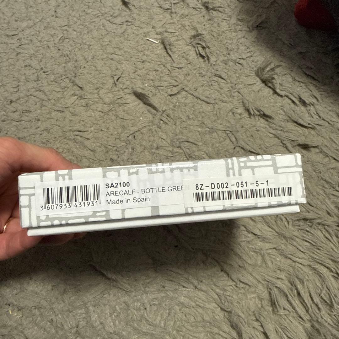 COMME des GARÇONS 二つ折り財布 新品未使用