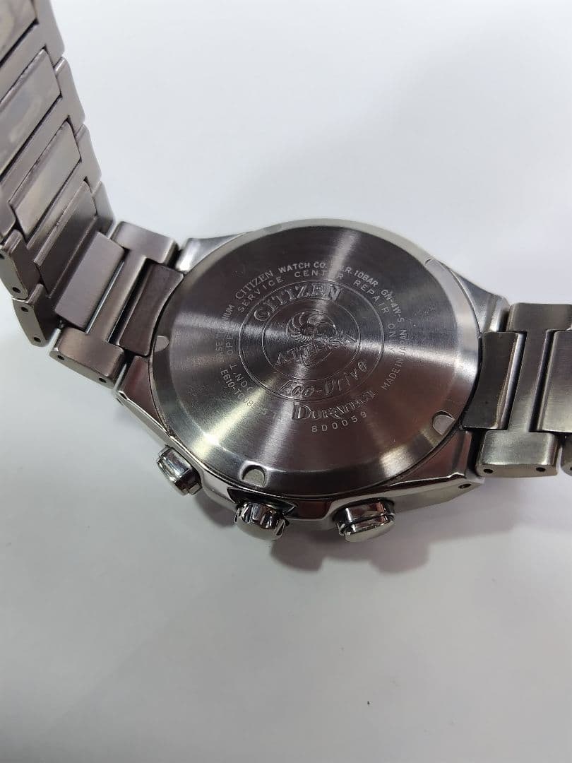 シチズン　アテッサ　エコドライブ　軽量チタン製 電波時計